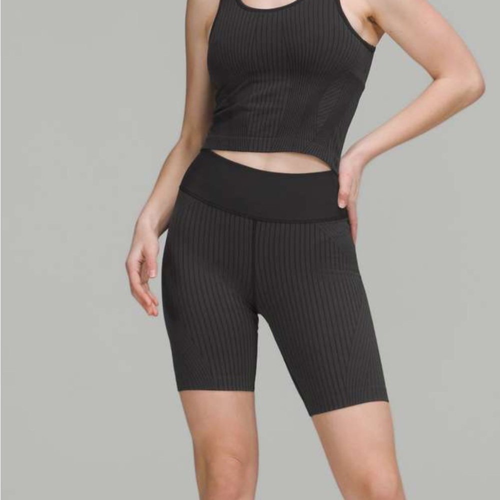 Lululemon Ebb to Street High-Rise Short 8" - Size 10